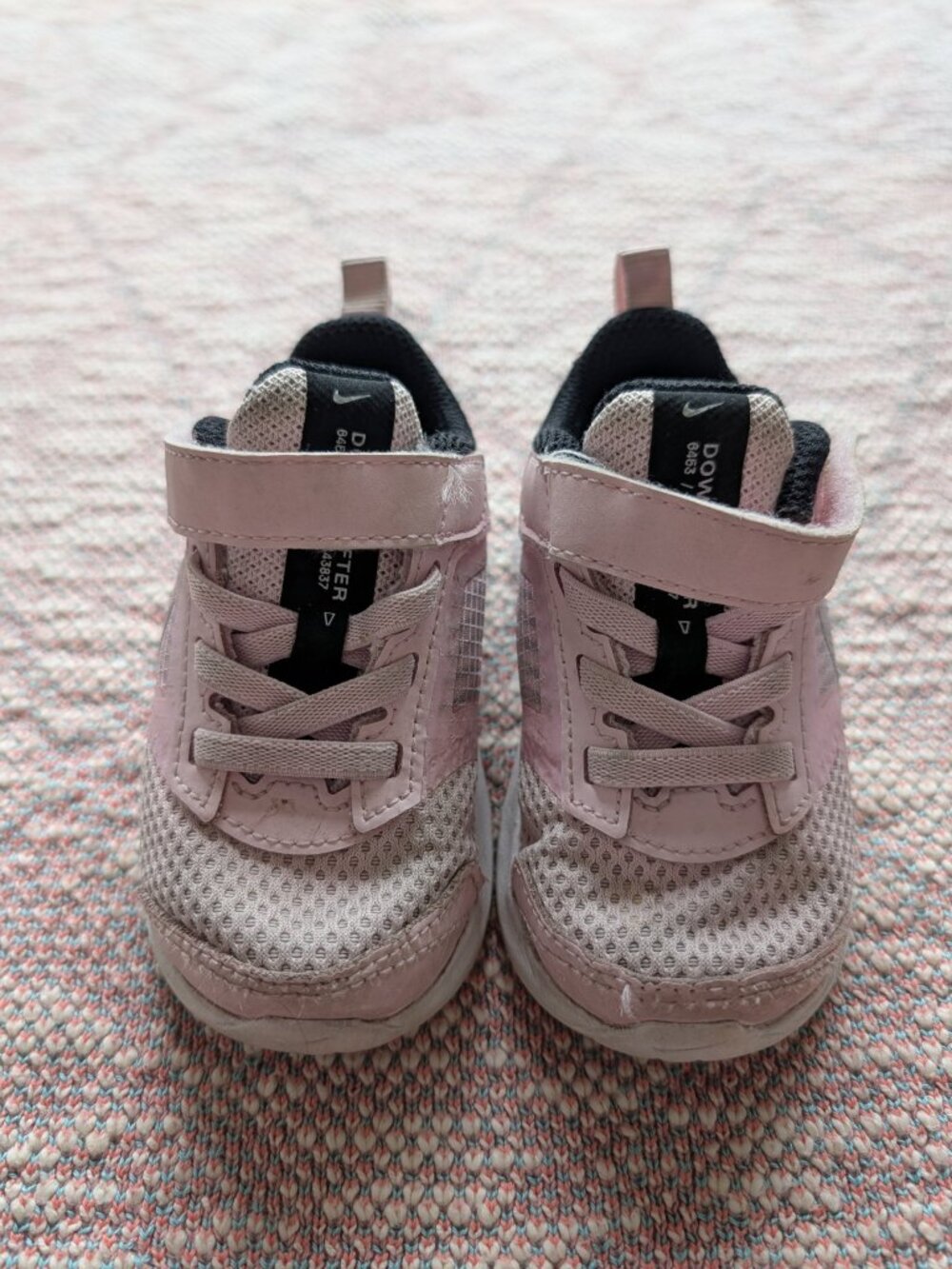Girls Swoosh NIKE Pink Sneakers Size 4.5